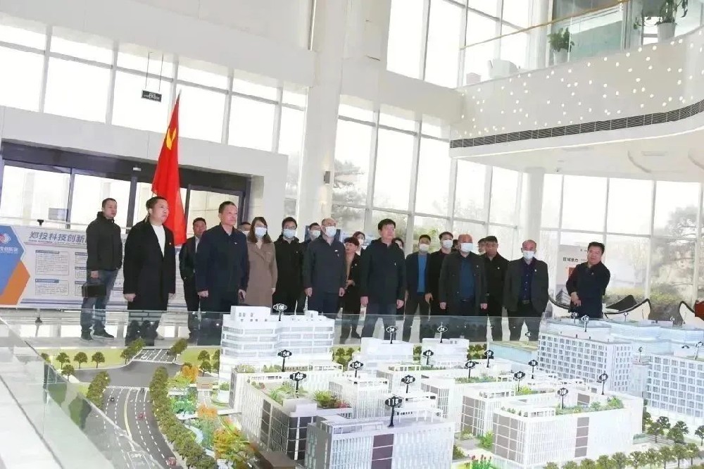 【黨建園地】鄭投產(chǎn)業(yè)園黨支部聯(lián)合馬寨鎮(zhèn)機(jī)關(guān)黨支部開(kāi)展共建活動(dòng)