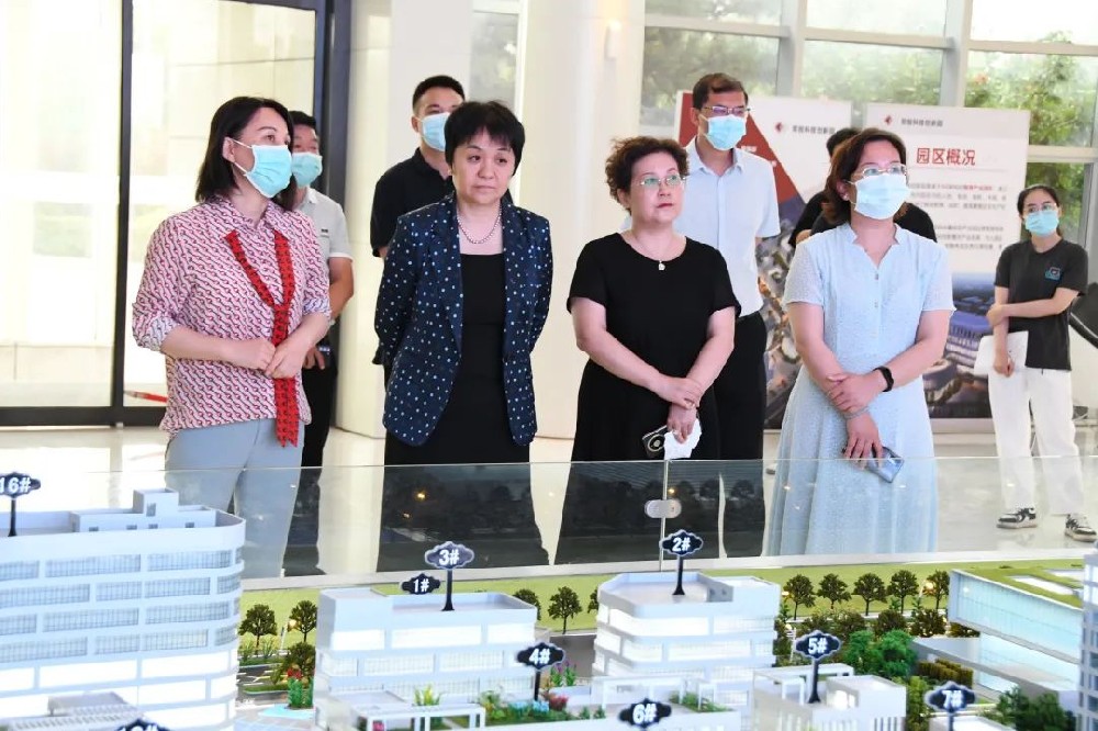 二七區(qū)政協(xié)主席喬琳一行蒞臨鄭投科技創(chuàng)新園調研指導