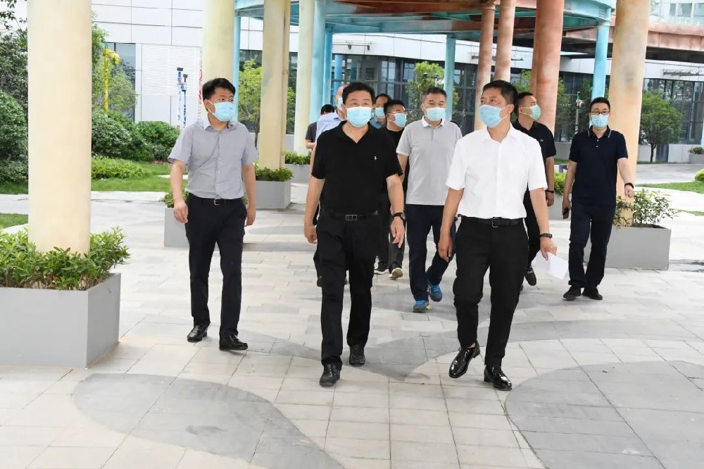 鄭州市人大常委會副主任王福松一行蒞臨園區(qū)調(diào)研“萬人助萬企”及人大代表聯(lián)絡(luò)站建設(shè)工作