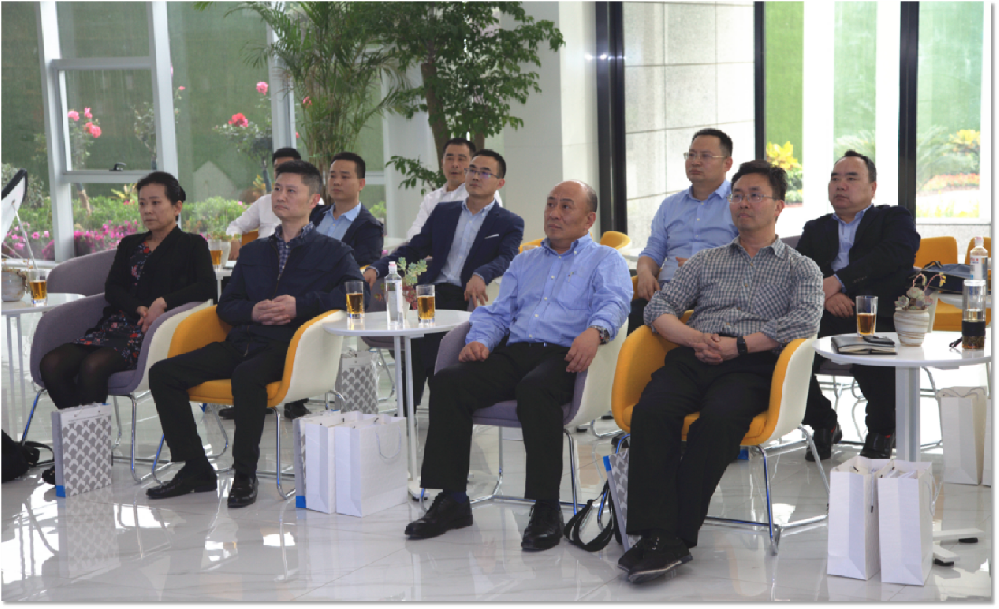 【鄭投產(chǎn)業(yè)園要聞】鄭州控股公司黨委書記、董事長梁嵩巍一行視察指導(dǎo)鄭投產(chǎn)業(yè)園各項(xiàng)工作